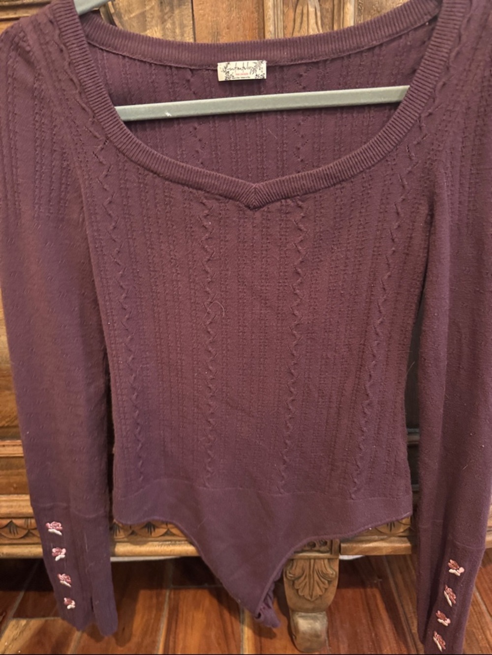 Freepeople size S  V-Neck Knit Sweater/ bodysuit w embroidered sleeve/ thumb